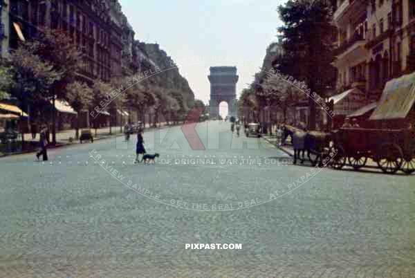 Arc de triumph in Paris, Avenue Kleber, France 1940