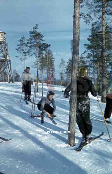 finnish women skiing, Finland 1944