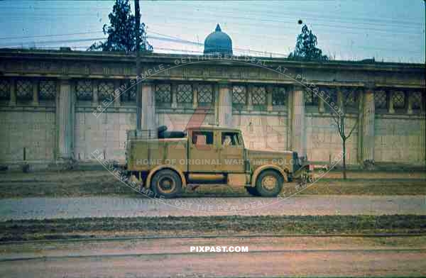 German heavy tractor Faun ZR in sand camo paint, Smolensk Russia 1942, train track add on.