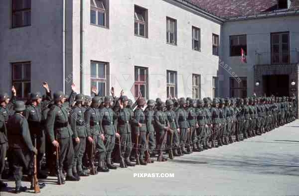 Infantry Parade, 4th Mountain Division Enzian, Gebirgs-Artillerie-Regiment 94, Lohengrin Kaserne Innsbruck, 1940,