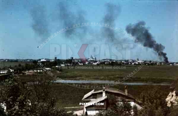 Lutsk, Ukraine, 1941, 94. Infantry Division attack city, smoke and burning, Liubartas, Burg,