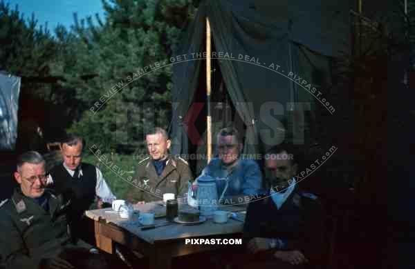 pilots eating luftlotte 2 minsk russia 1941