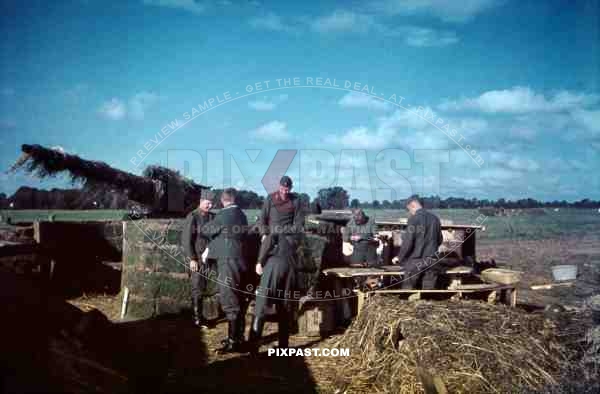 schwere Flak-Abteilung 390, 88mm flak, Luftgau XVII,Bremen-Vegesack, 1943, 8. Flak-Division, Luftwaffe men resting.
