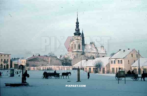 Tarnobrzeg, Polen, Poland, 1941, Market square in front of Bartosza GÅ‚owackiego, church Himmelfahrt der Jungfrau Maria