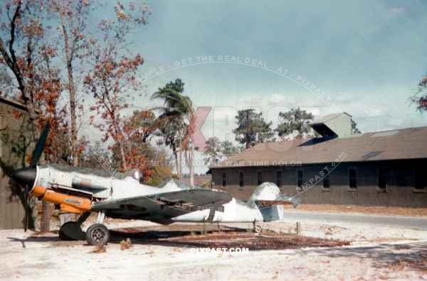 Captured German Fighter Plane Bf 109 G-4 « Weiss 12 » 4./JG 27. captured in May 1943 in Tunisia. D.C. USA 1944